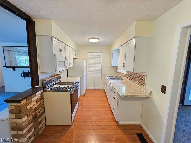 2249 Brighton Place, Madison, OH 44057 Photo 6