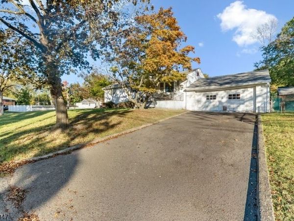 2 Overlook Ave, Little Falls, NJ 07424