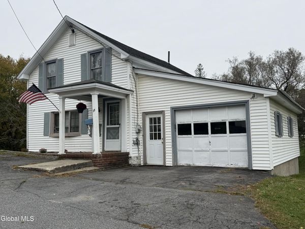 15 2nd Avenue, Whitehall, NY 12887