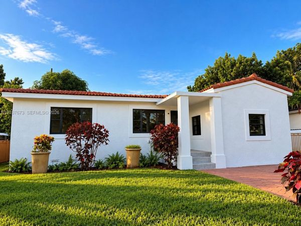 520 NE 111th St , Miami, FL 33161