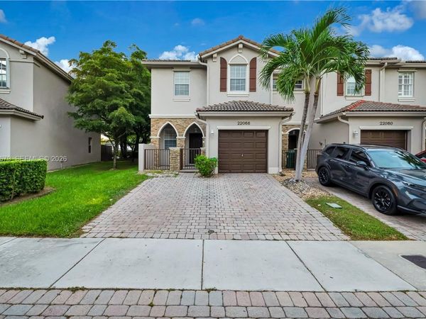 22066 SW 93rd Pl, Cutler Bay, FL 33190