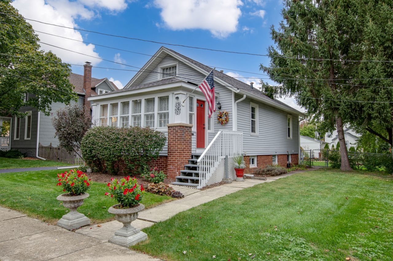 341 Harrison Street, West Chicago, IL 60185 Main Photo