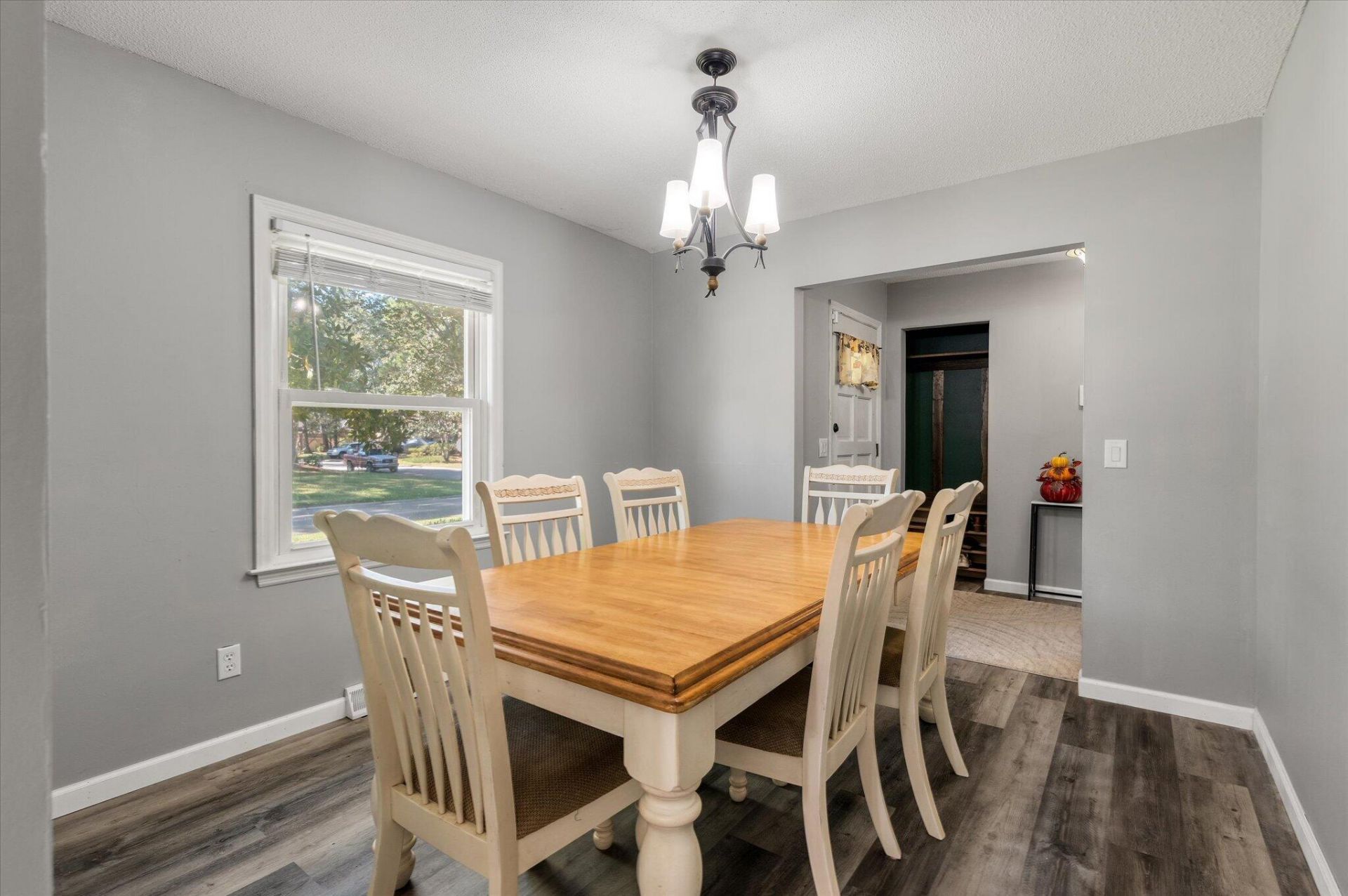 201 Stratford Drive Photo 6