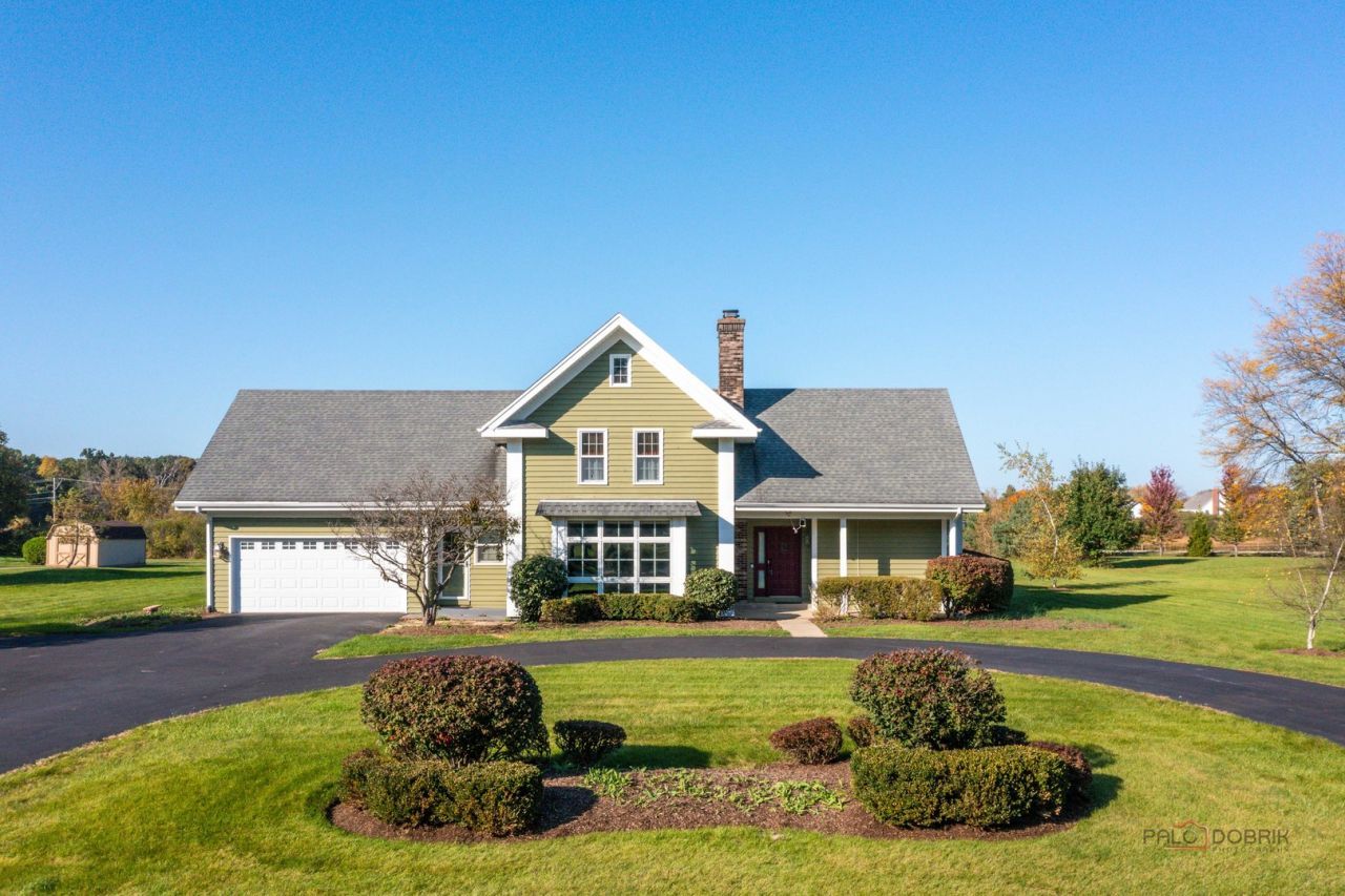 935 Sunrise Road, Green Oaks, IL 60048 Main Photo