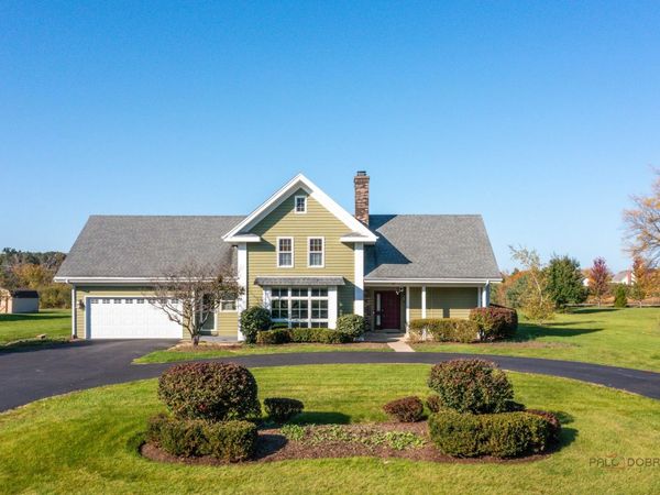 935 Sunrise Road, Green Oaks, IL 60048