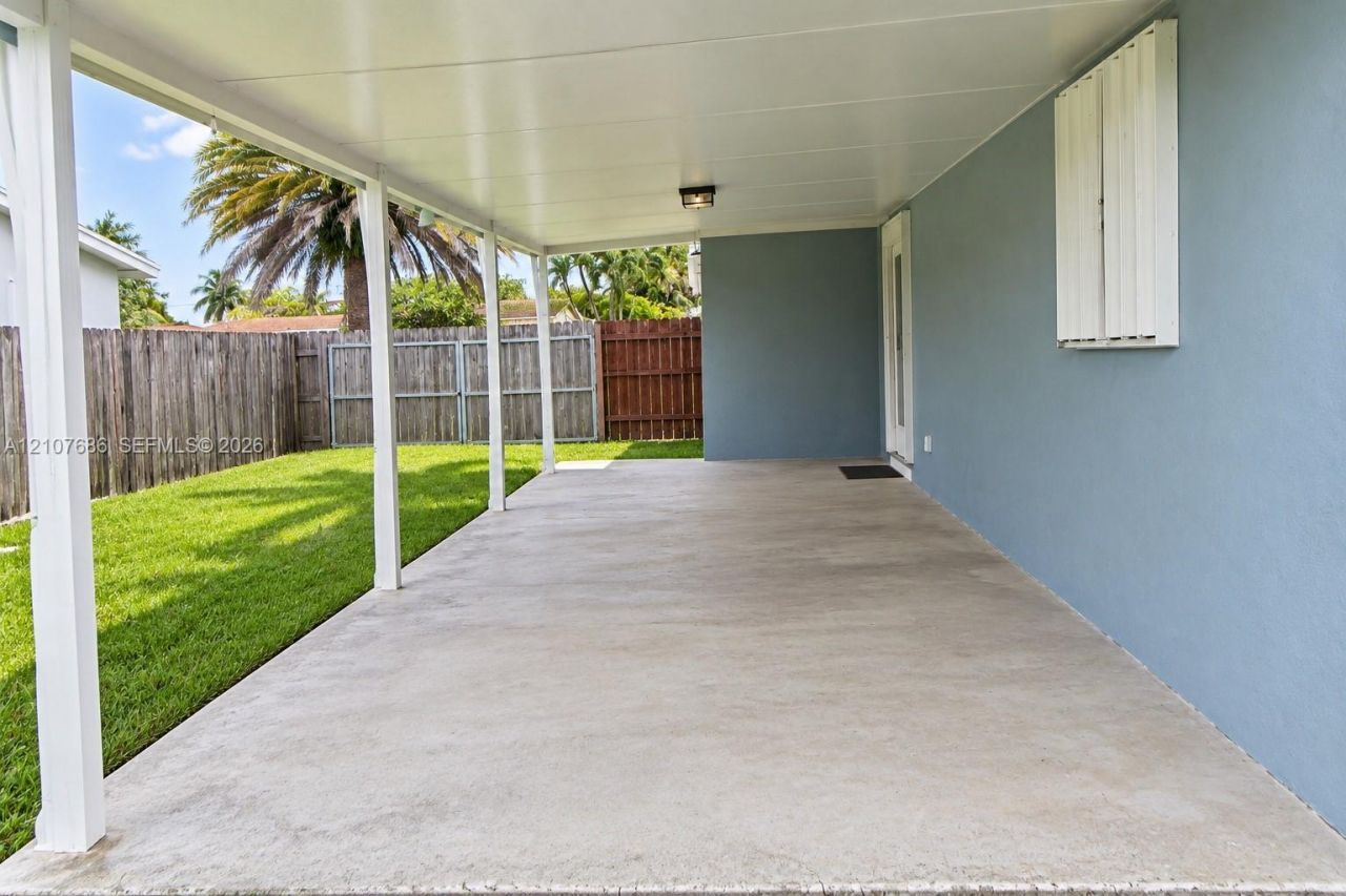 9760 Jamaica Dr , Cutler Bay, FL 33189 Photo