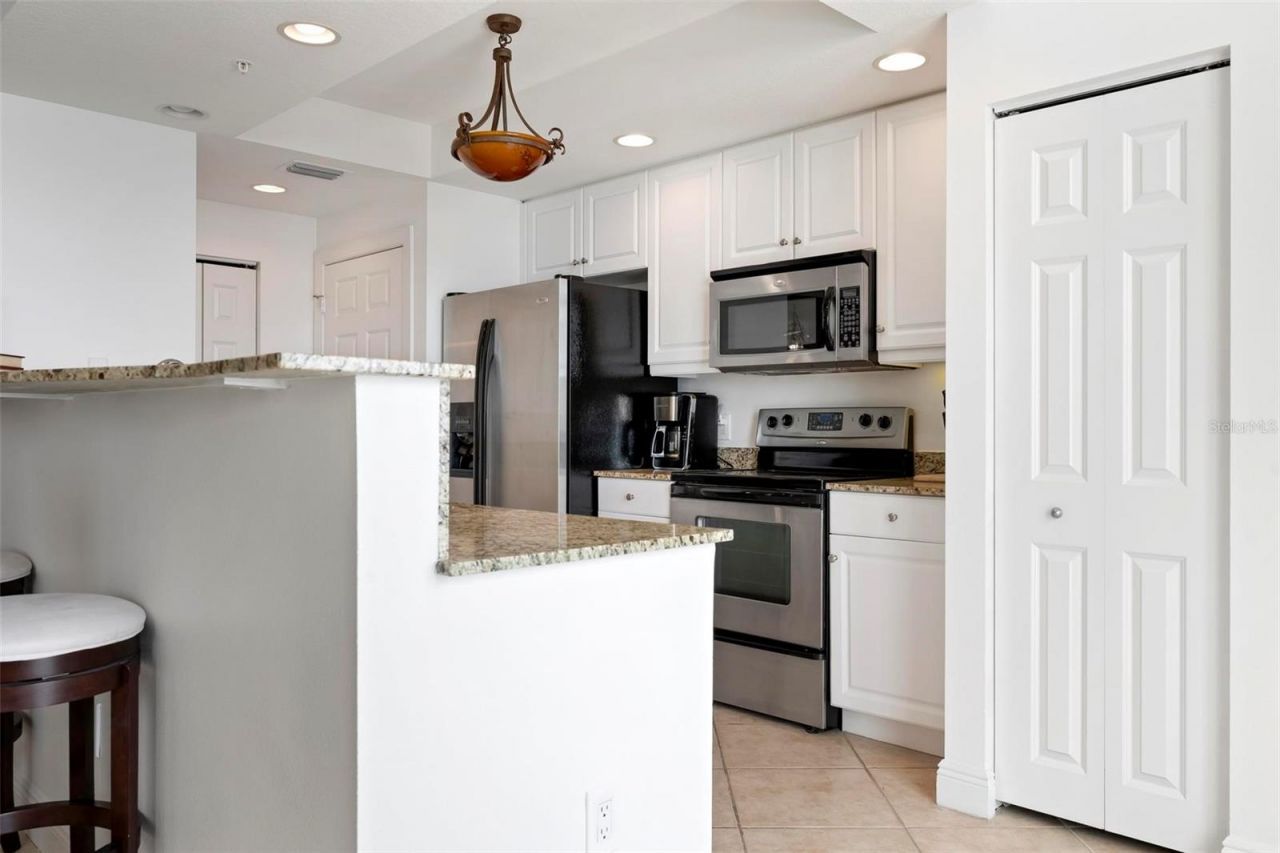 800 N Tamiami Trail , Unit 1504, Sarasota, FL 34236 Photo