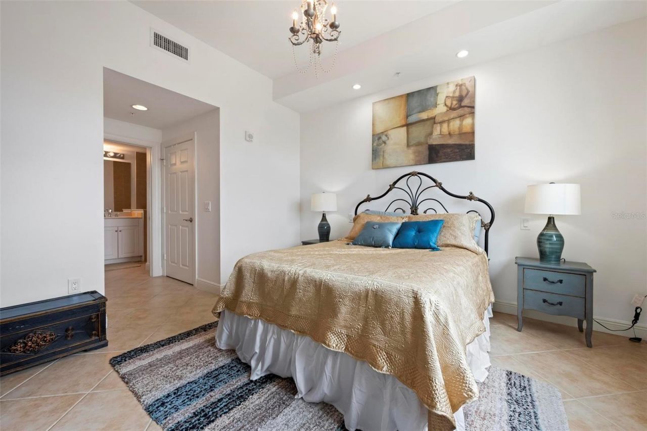 800 N Tamiami Trail , Unit 1504, Sarasota, FL 34236 Photo