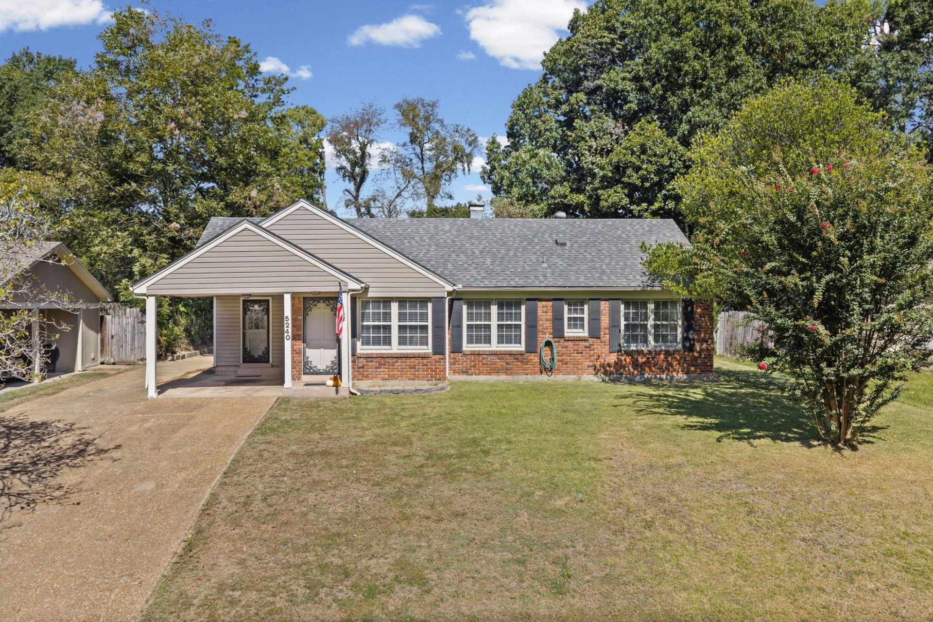 5240 Edenshire Ave, Memphis, TN 38117 Main Photo