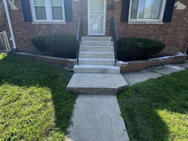 18116 Wildwood Avenue , Lansing, IL 60438