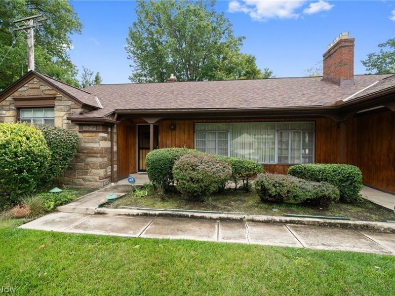 16236 Northvale Boulevard, East Cleveland, OH 44112 Photo 3
