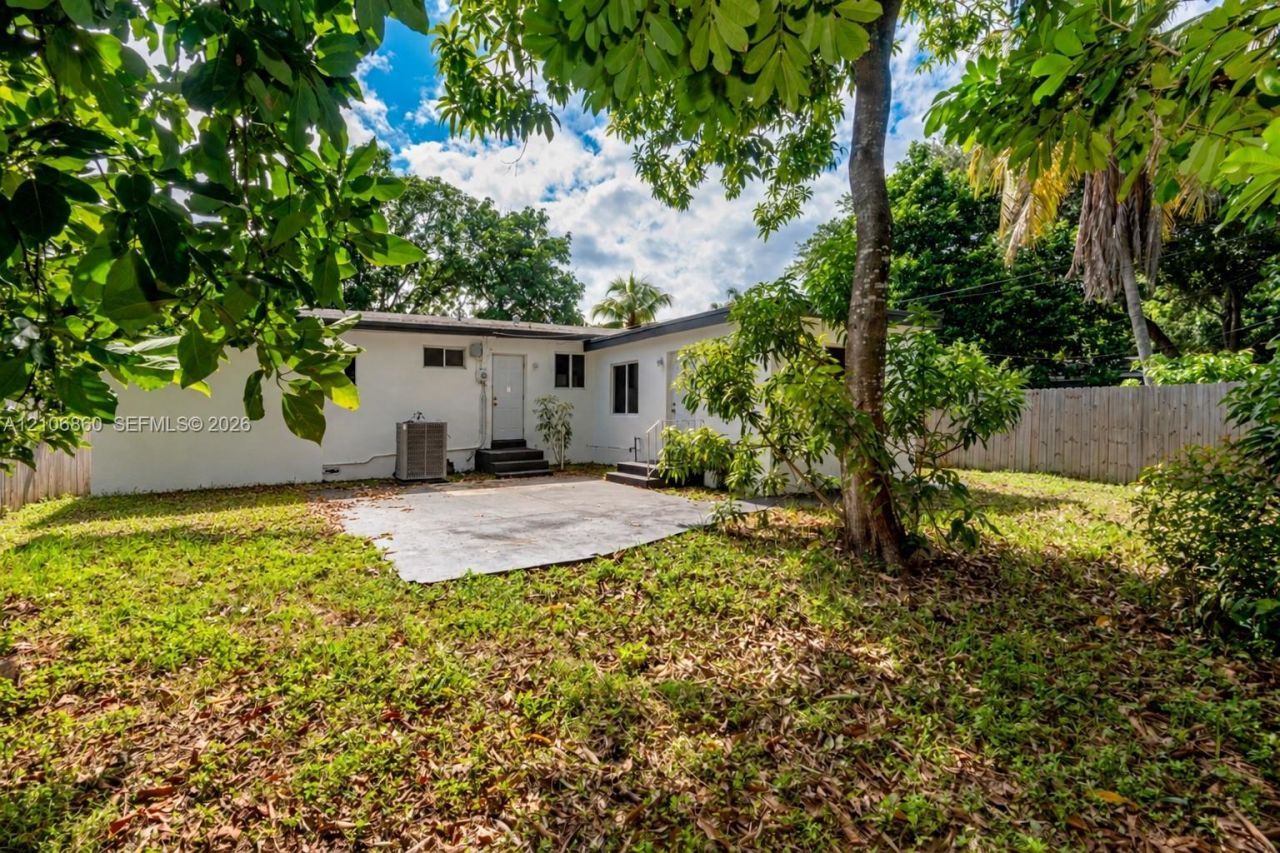 921 NE 154th St, North Miami Beach, FL 33162 Photo