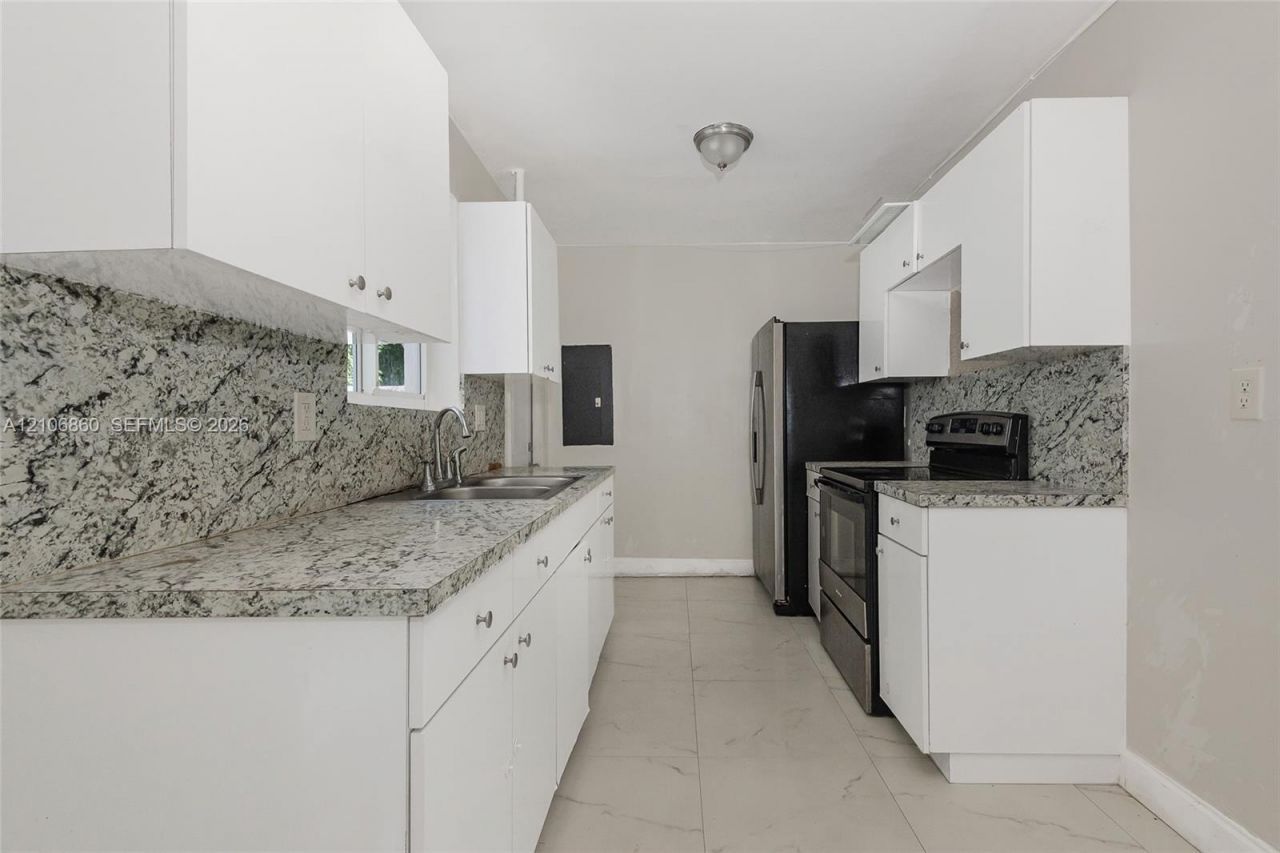 921 NE 154th St, North Miami Beach, FL 33162 Photo