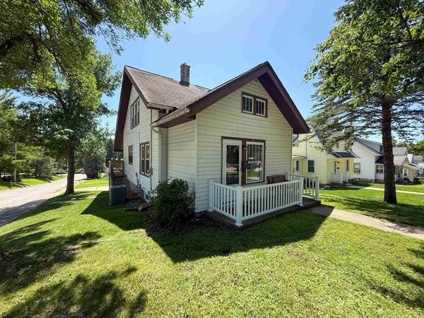 211 Rural Avenue, Decorah, IA 52101