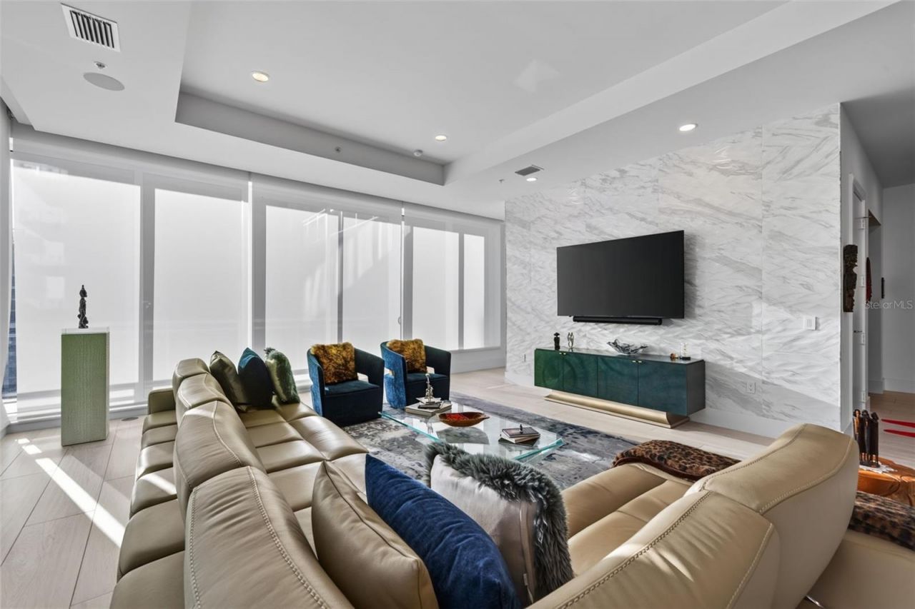 540 N Tamiami Trail, Unit 1604, Sarasota, FL 34236 Photo