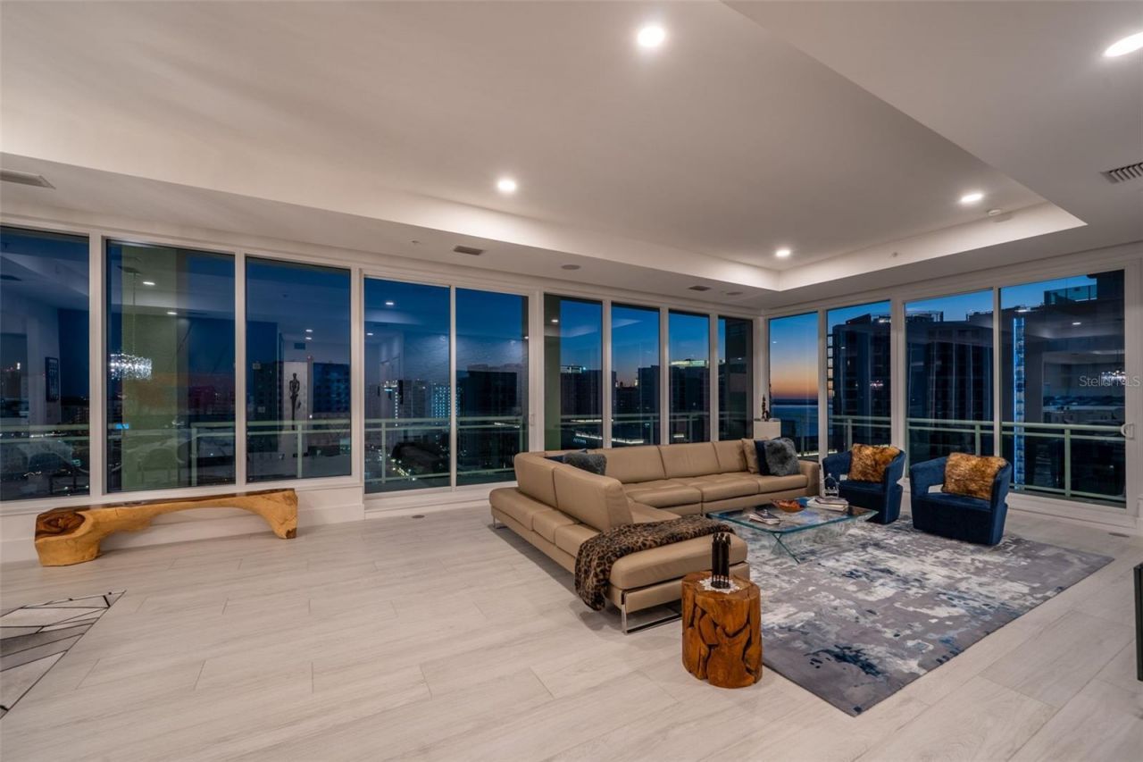 540 N Tamiami Trail, Unit 1604, Sarasota, FL 34236 Photo