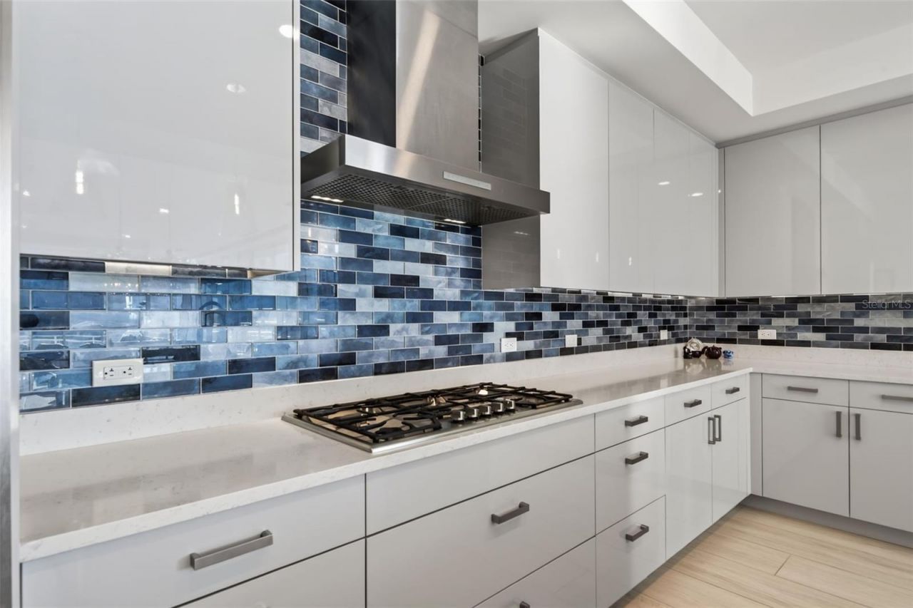 540 N Tamiami Trail, Unit 1604, Sarasota, FL 34236 Photo