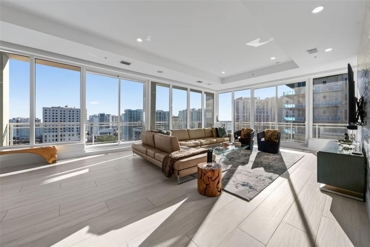 540 N Tamiami Trail, Unit 1604, Sarasota, FL 34236 Photo