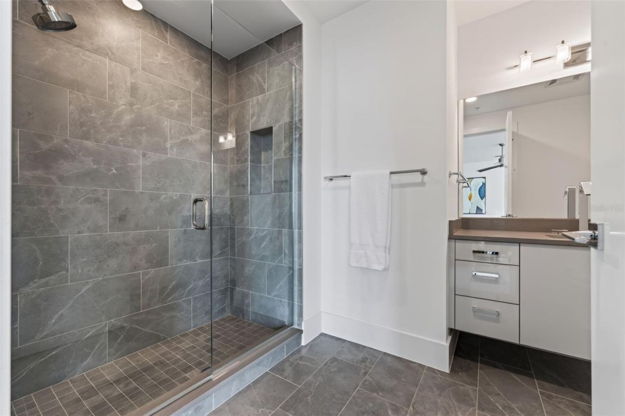 540 N Tamiami Trail, Unit 1604, Sarasota, FL 34236 Photo