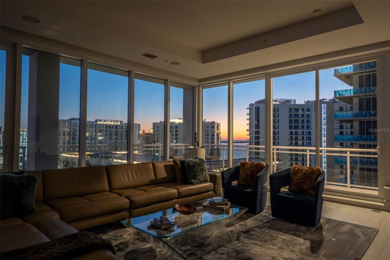 540 N Tamiami Trail, Unit 1604, Sarasota, FL 34236 Photo