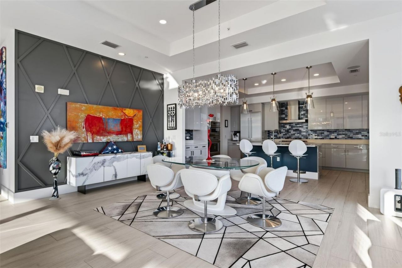 540 N Tamiami Trail, Unit 1604, Sarasota, FL 34236 Photo