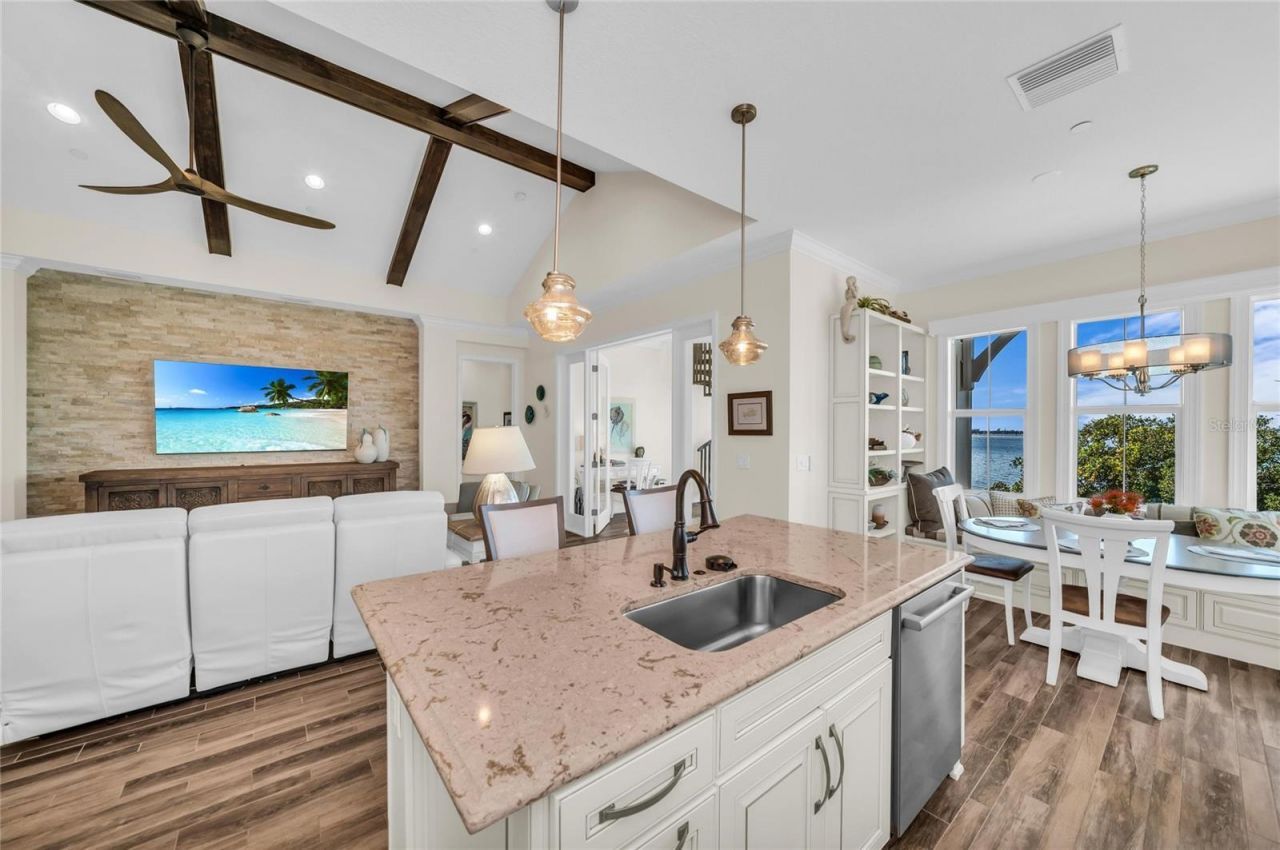 280 Saint Lucia Drive, Unit 202, Bradenton, FL 34209 Photo