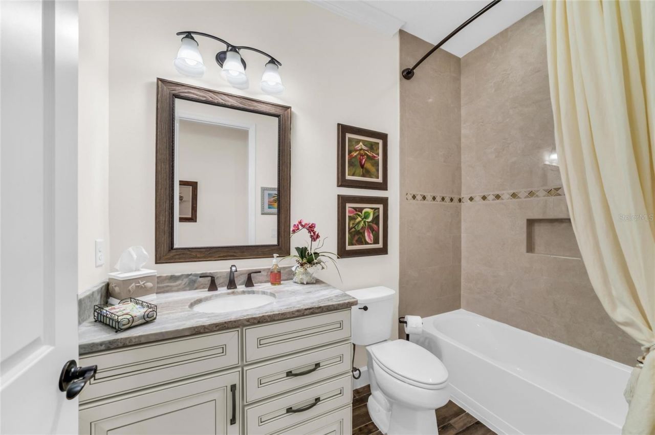 280 Saint Lucia Drive, Unit 202, Bradenton, FL 34209 Photo