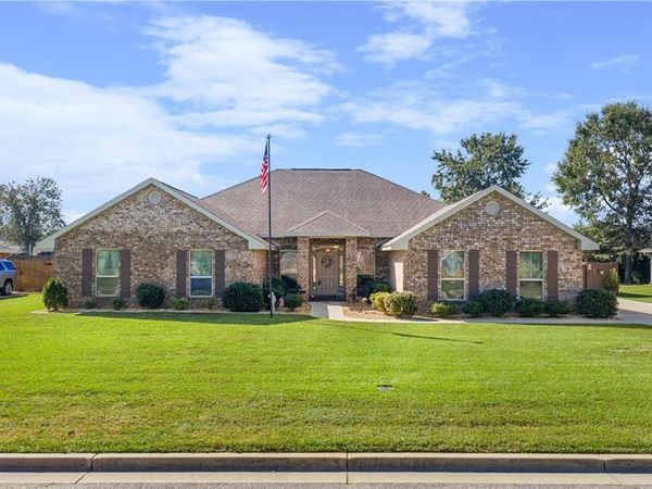 732 Edinburgh Avenue, Foley, AL 36535