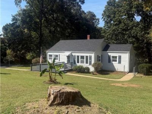 1207 W Osborn Road , Farmville, VA 23901