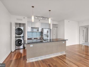 2101 MARKET , Unit 3704, PHILADELPHIA, PA 19103
