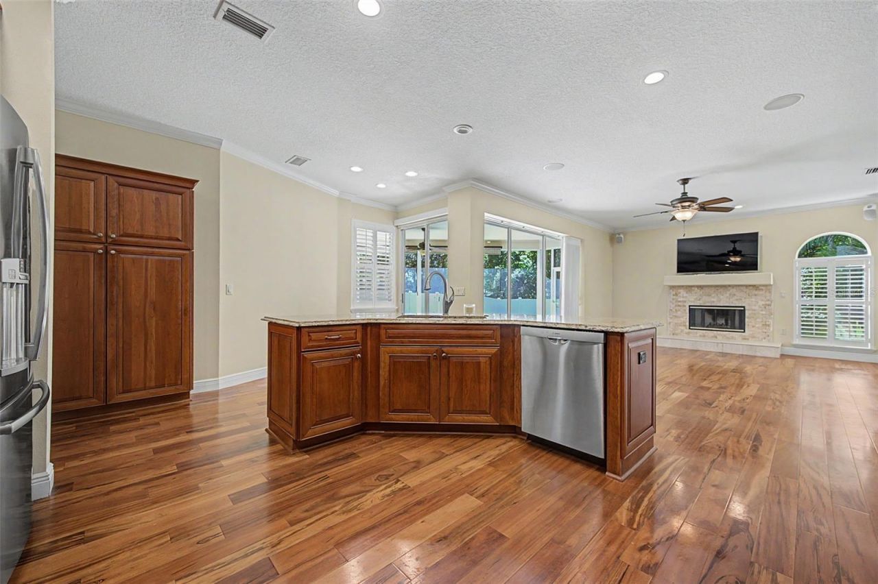 1558 E Lake Woodlands Parkway , Oldsmar, FL 34677 Photo