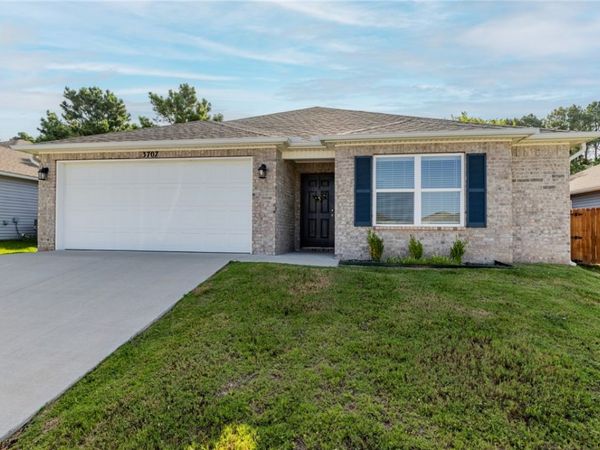 3707 S 1st Place , Rogers, AR 72758
