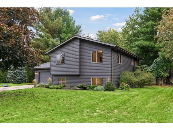 1112 Grandview Drive, Hudson, WI 54016