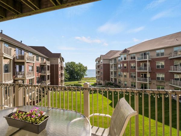 4120 S Lake DRIVE, Unit 351, Saint Francis, WI 53235
