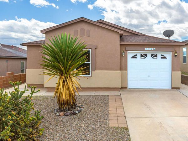 2237 Sagecrest Loop NE, Rio Rancho, NM 87144