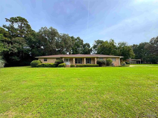 4070 Calico Dr, Cantonment, FL 32533