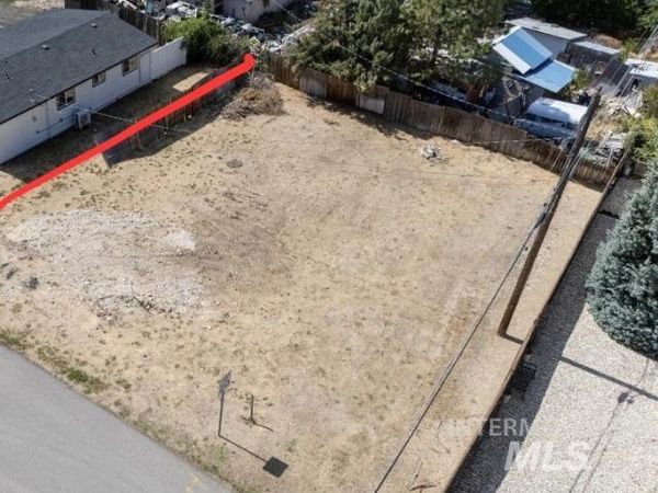 975 Patrick, Boise, ID 83709