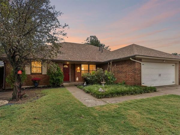 324 W Blueridge Drive, Midwest City, OK 73110