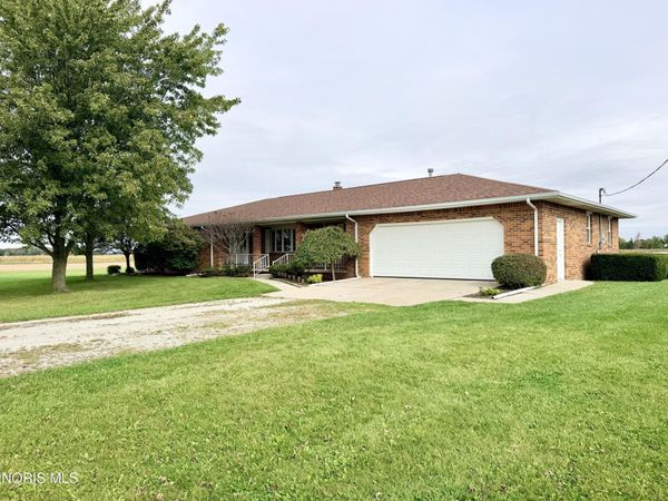 24910 Pemberville Road, Perrysburg, OH 43551