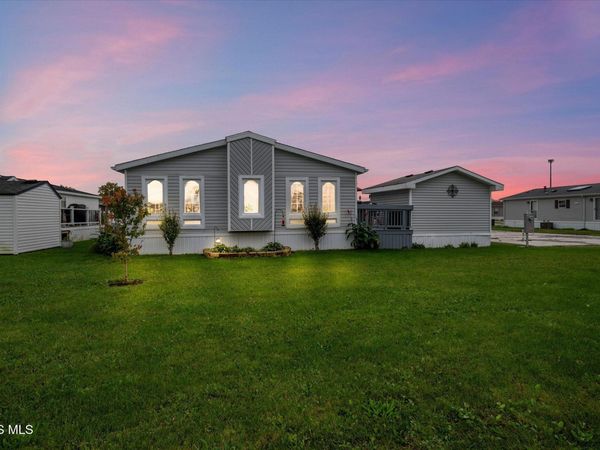 27484 Oregon Road, Perrysburg, OH 43551