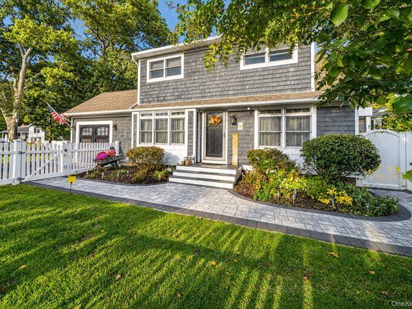 517 Waverly Avenue , Patchogue, NY 11772