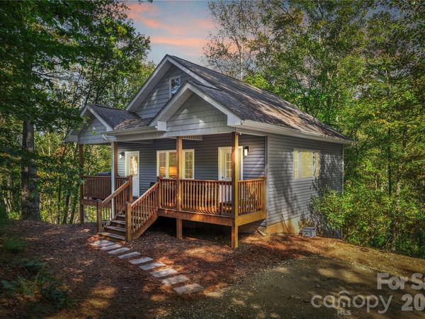 5 Goodman Road, Asheville, NC 28804