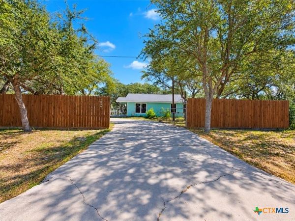1534 San Antonio Street, Rockport, TX 78382