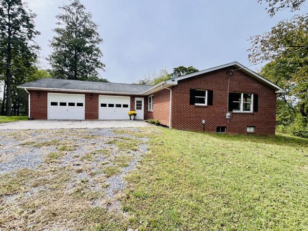 4665 Layman RD NE, Roanoke, VA 24012