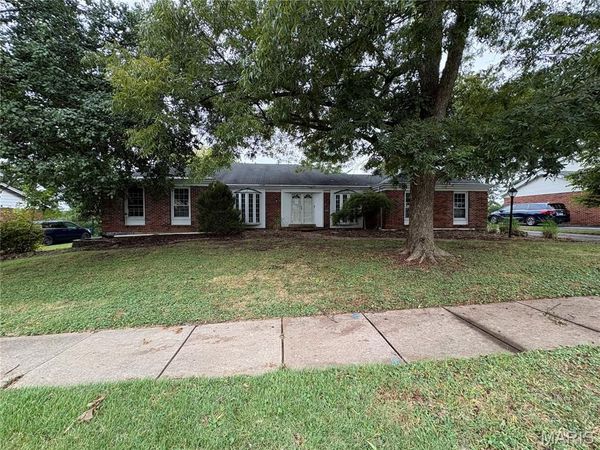 14520 Pembury Drive , St Louis, MO 63017