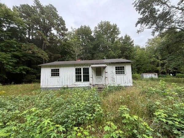 262 Red Mens Hall Road , Port Haywood, VA 23138