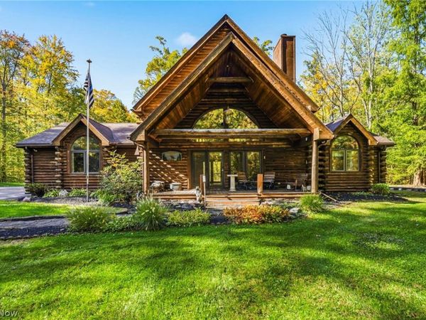 8520 Woodhill Drive , Chardon, OH 44024