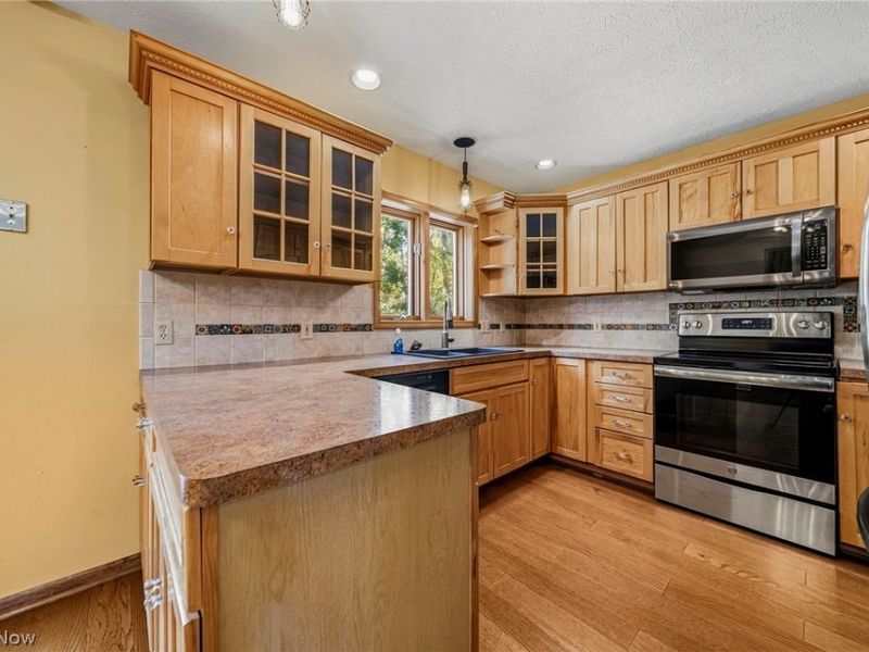 8520 Woodhill Drive, Chardon, OH 44024 Photo 19