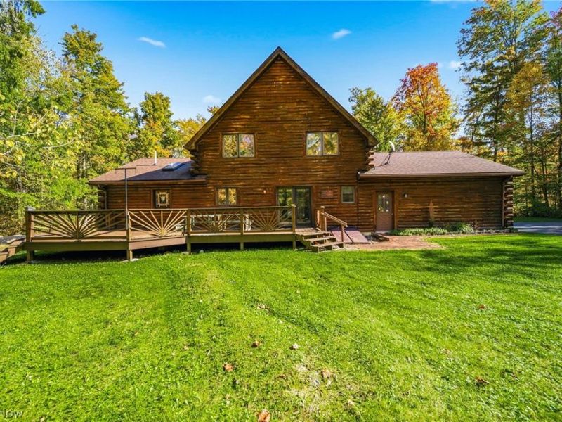 8520 Woodhill Drive, Chardon, OH 44024 Photo 6