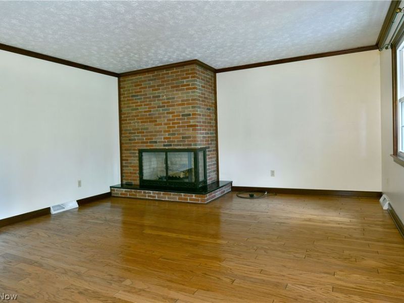 190 Maple Leaf Drive, Hubbard, OH 44425 Photo 12